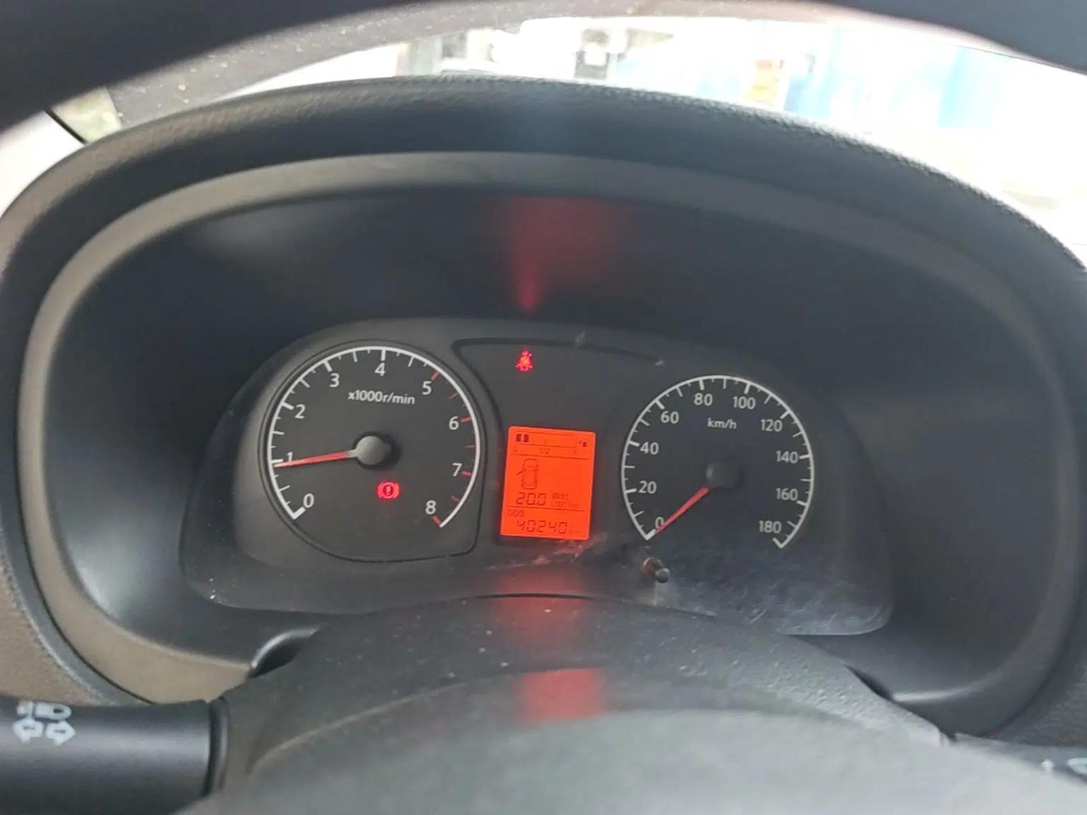 Used Venucia R30 2014 1.2L Manual Enjoyment Edition — миниатюра 11