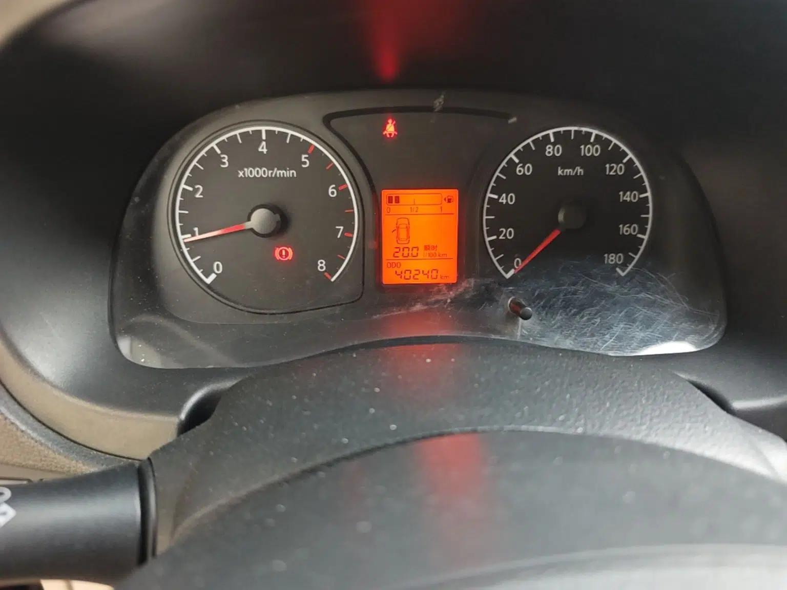 Used Venucia R30 2014 1.2L Manual Enjoyment Edition — миниатюра 12