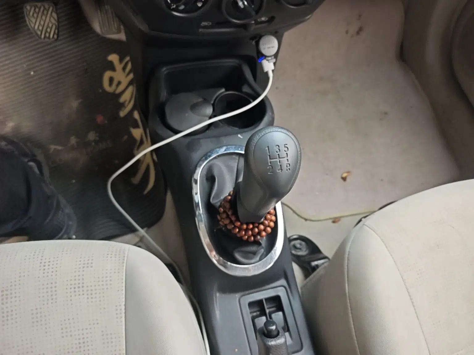 Used Venucia R30 2014 1.2L Manual Enjoyment Edition — миниатюра 14
