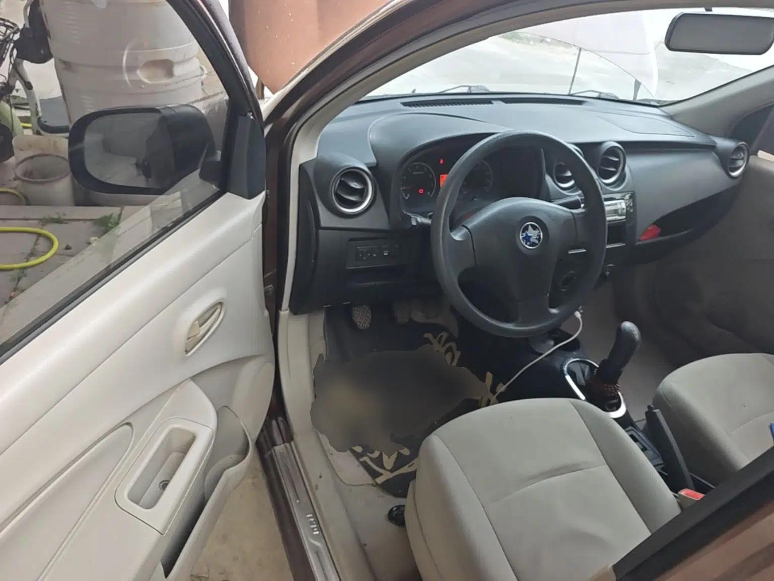 Used Venucia R30 2014 1.2L Manual Enjoyment Edition — миниатюра 16