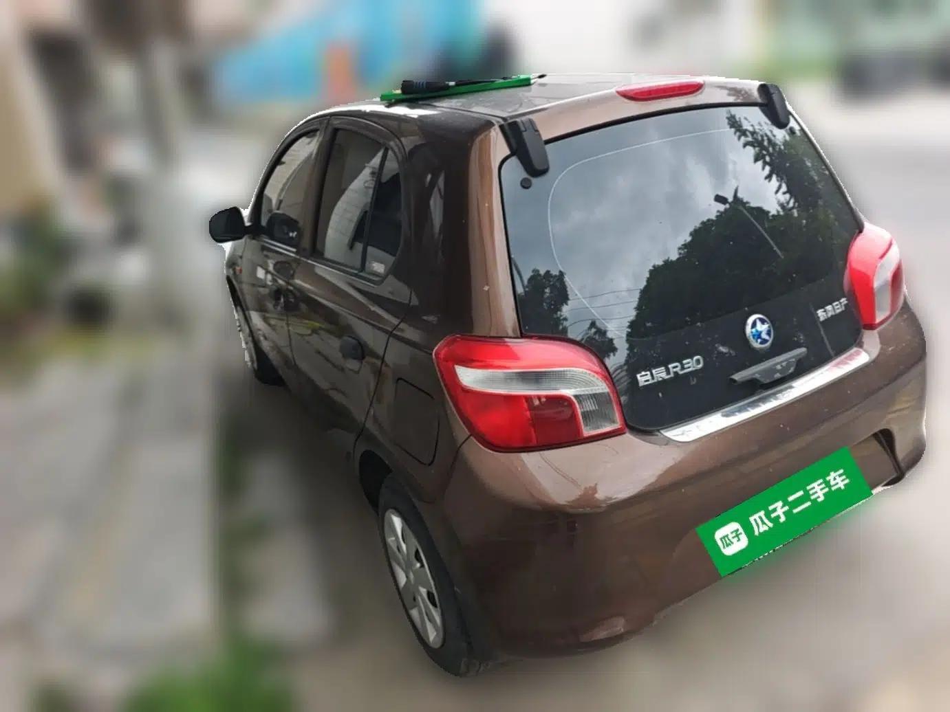 Used Venucia R30 2014 1.2L Manual Enjoyment Edition — миниатюра 4