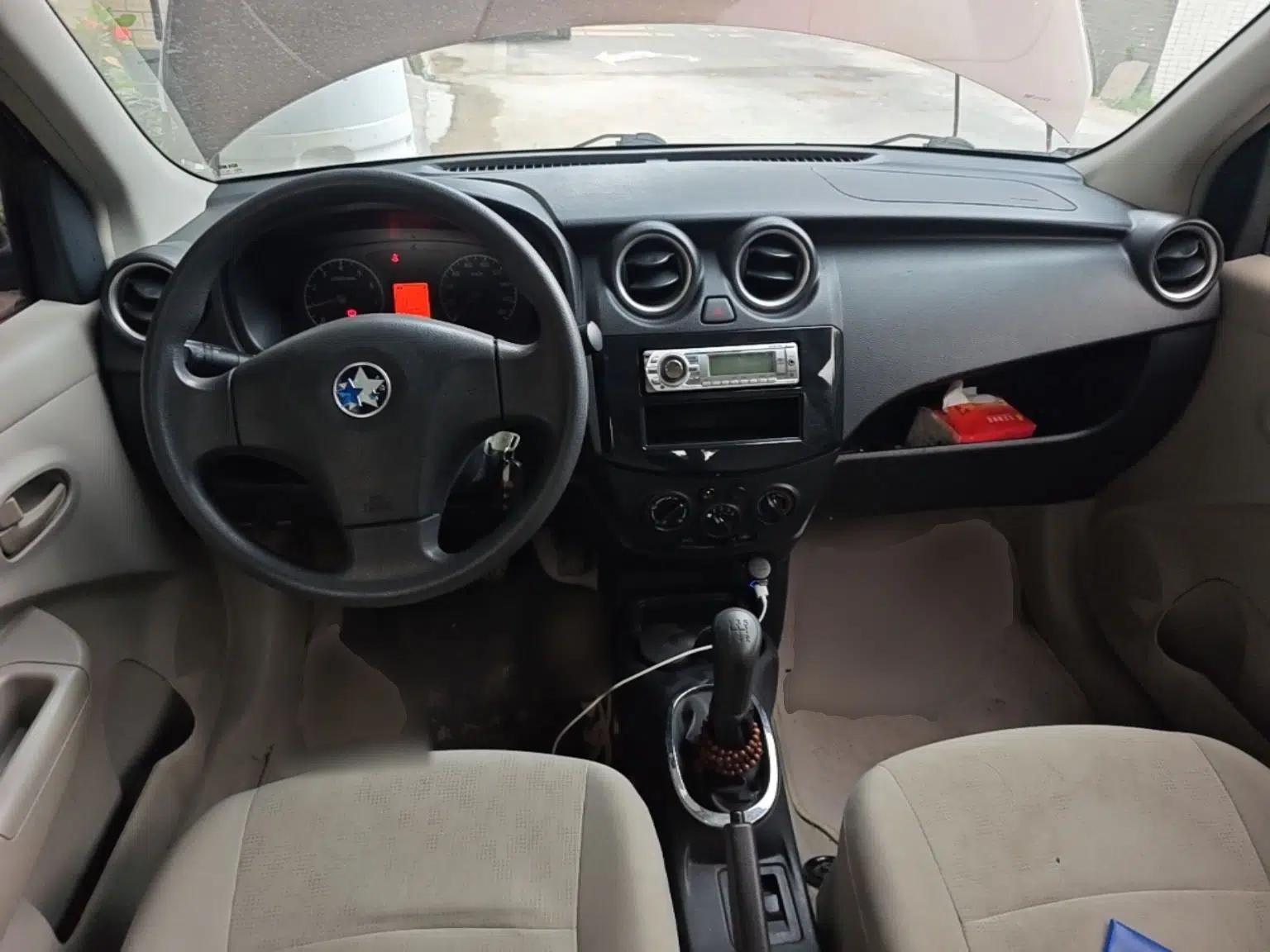 Used Venucia R30 2014 1.2L Manual Enjoyment Edition — миниатюра 9