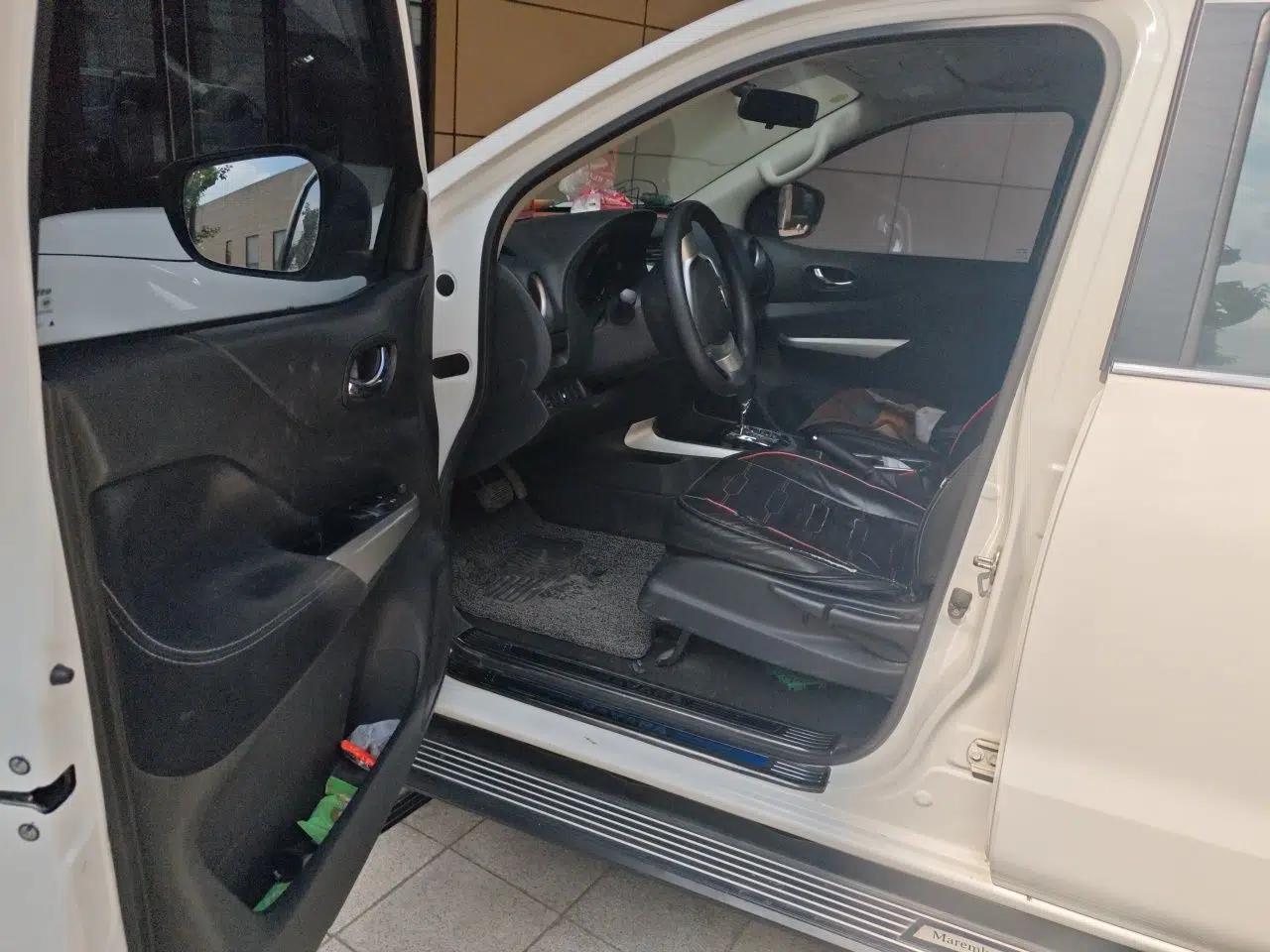 Used Nissan Navara 2017 2.5L Automatic 2WD Luxury Edition QR25 — миниатюра 16