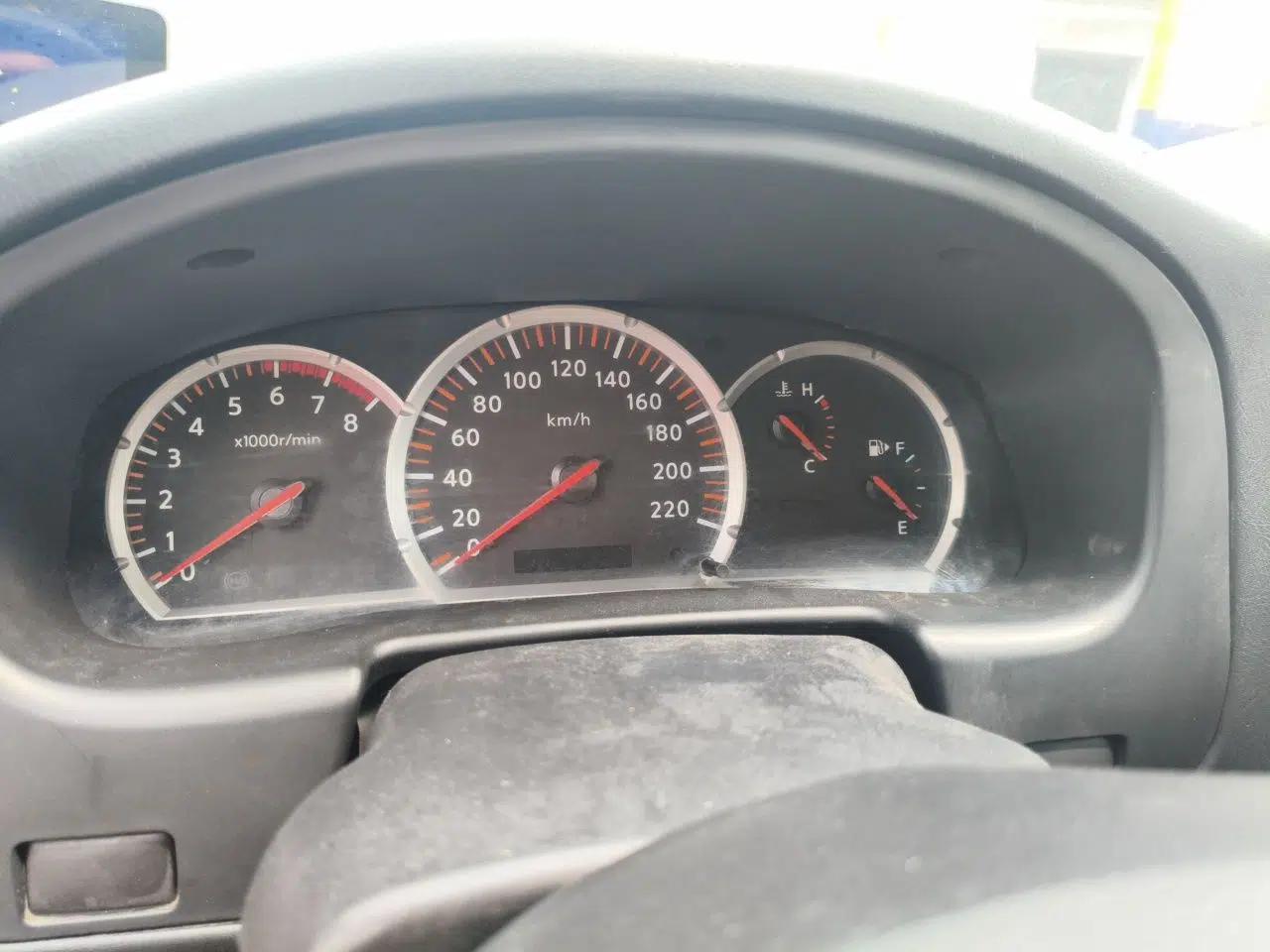 Used Nissan Paladin 2008 2.4L Two-Wheel-Drive Standard Version — миниатюра 11