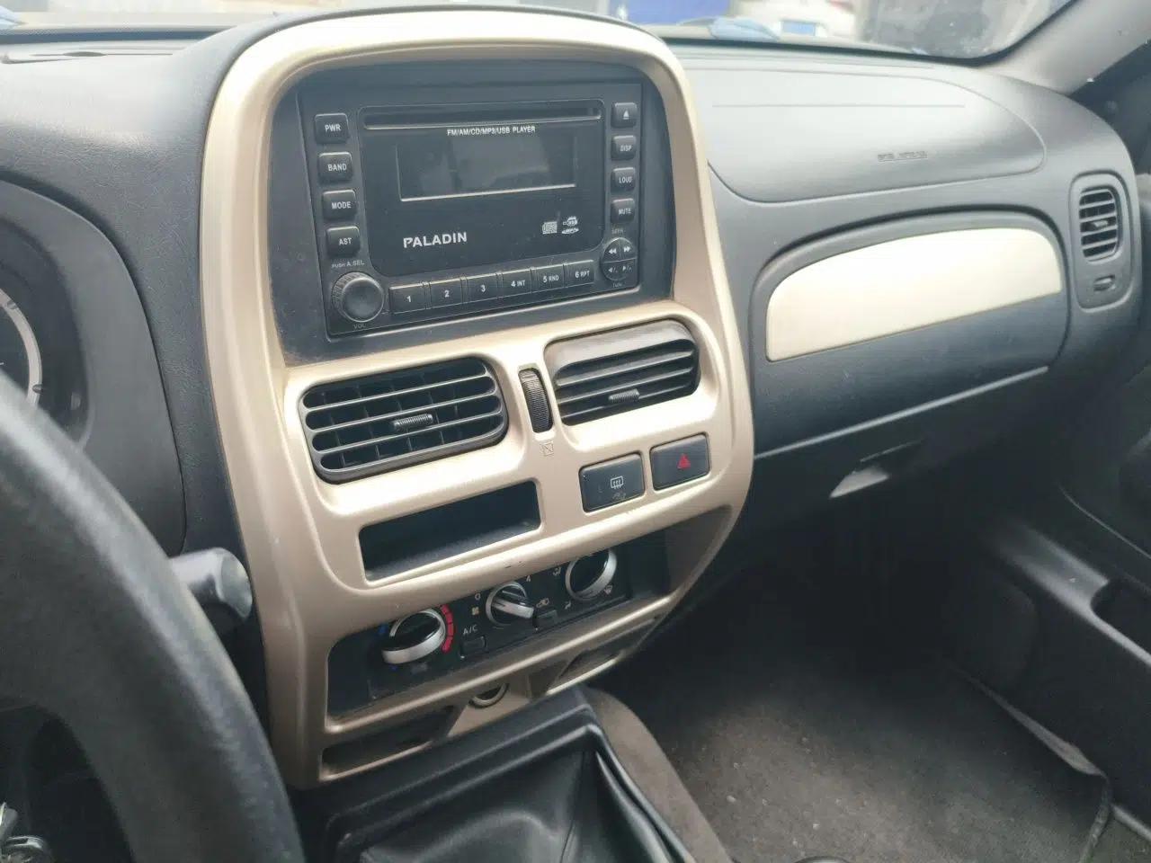 Used Nissan Paladin 2008 2.4L Two-Wheel-Drive Standard Version — миниатюра 13