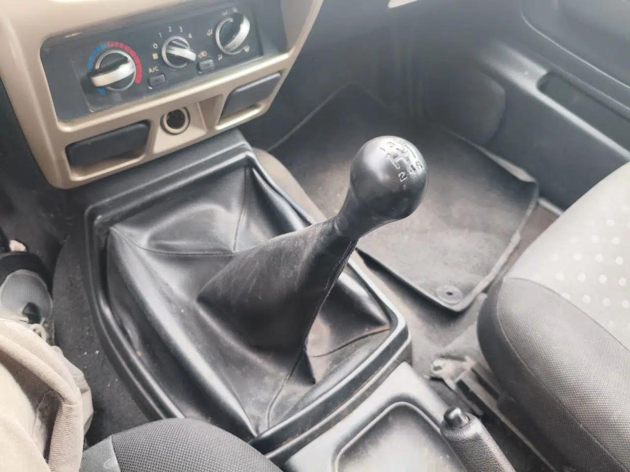 Used Nissan Paladin 2008 2.4L Two-Wheel-Drive Standard Version — миниатюра 14