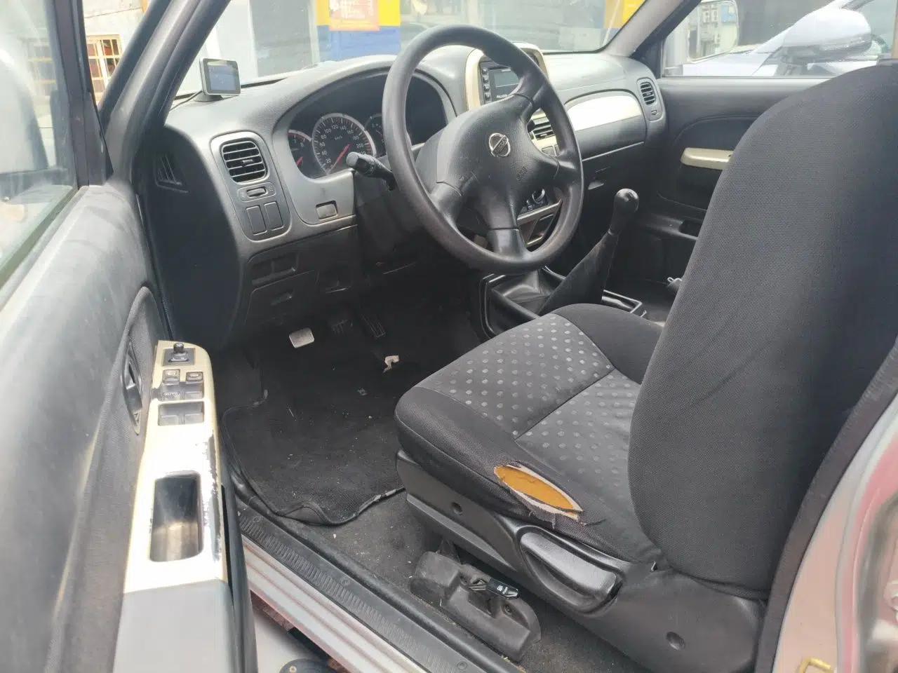 Used Nissan Paladin 2008 2.4L Two-Wheel-Drive Standard Version — миниатюра 16