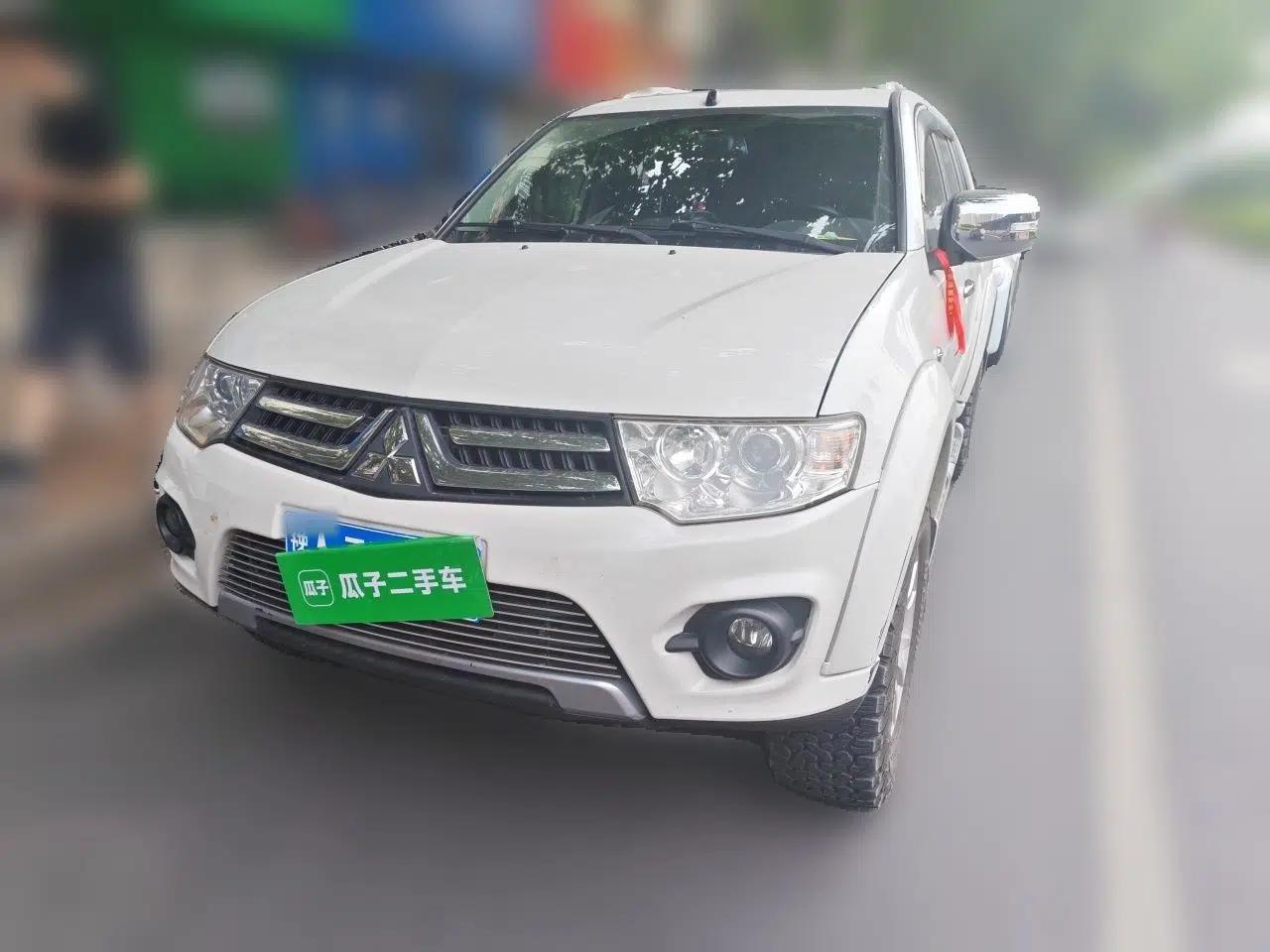 Used Mitsubishi Pajero Sport 2013 3.0L Automatic 4x4 Flagship Edition — миниатюра 1