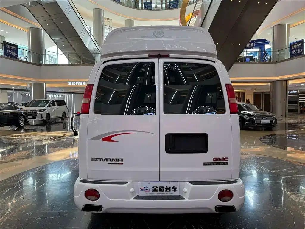 2013 SAVANA 5.3L AWD Leader Edition — миниатюра 3