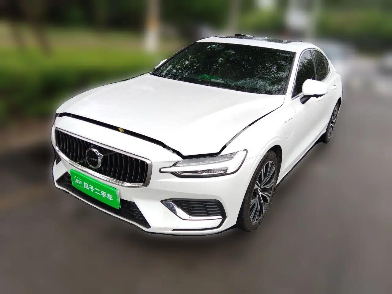 Used Volvo S60 New Energy 2023 T8 All-Wheel Drive Long-Range Zhiyi Luxury Edition — миниатюра 1