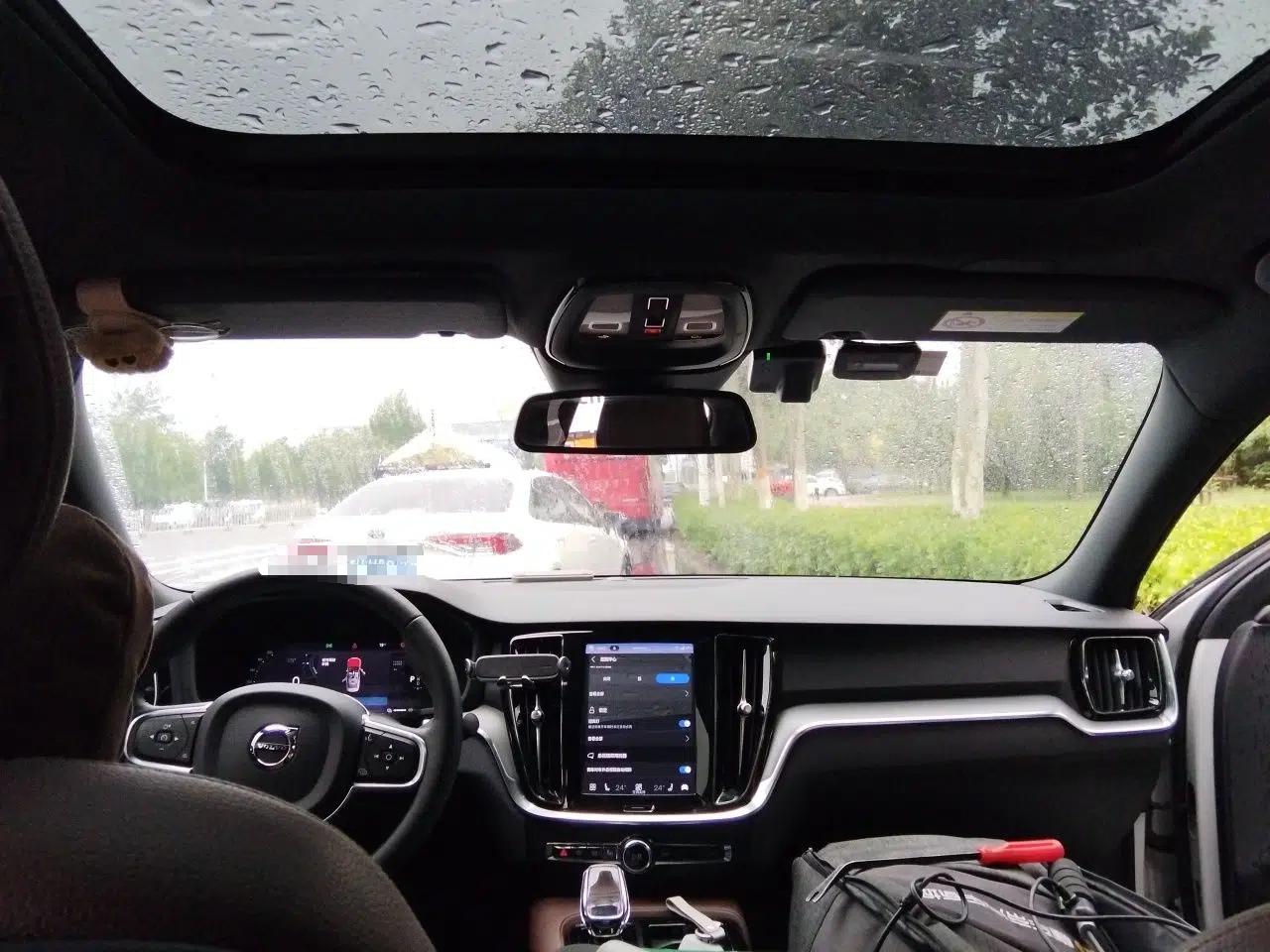 Used Volvo S60 New Energy 2023 T8 All-Wheel Drive Long-Range Zhiyi Luxury Edition — миниатюра 18