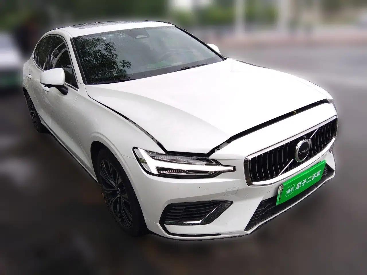 Used Volvo S60 New Energy 2023 T8 All-Wheel Drive Long-Range Zhiyi Luxury Edition — миниатюра 3