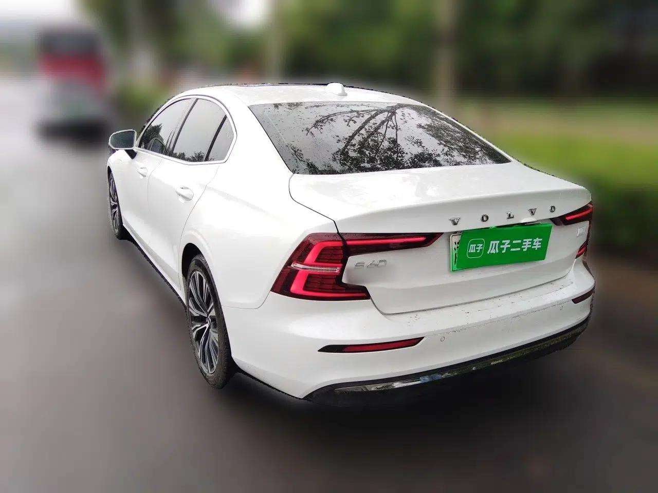 Used Volvo S60 New Energy 2023 T8 All-Wheel Drive Long-Range Zhiyi Luxury Edition — миниатюра 4