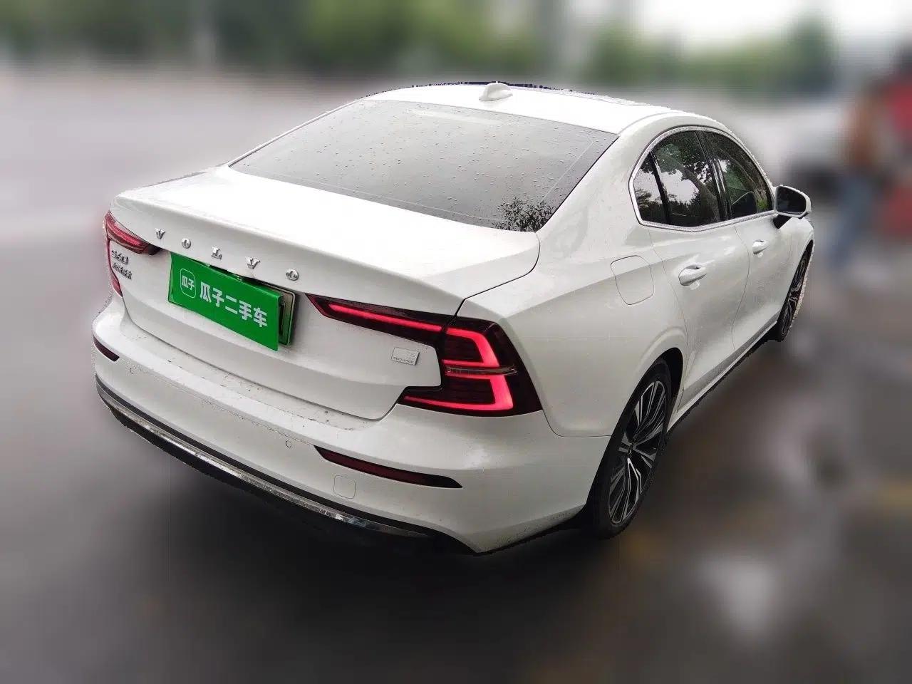 Used Volvo S60 New Energy 2023 T8 All-Wheel Drive Long-Range Zhiyi Luxury Edition — миниатюра 6