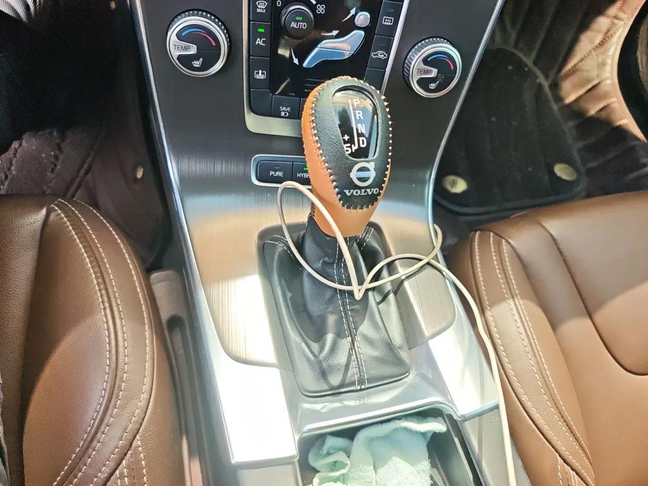 Used Volvo S60 New Energy 2015 S60L E-Drive Hybrid T6 Smart Drive Edition — миниатюра 14