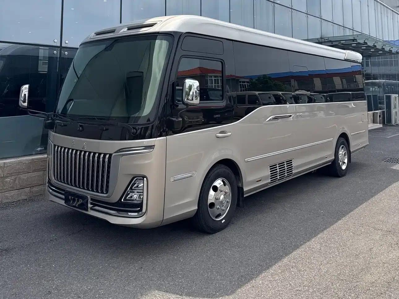 Hongqi Golden Sunflower Guoyue 2024 3.0T Flagship Edition 17-seater — миниатюра 1