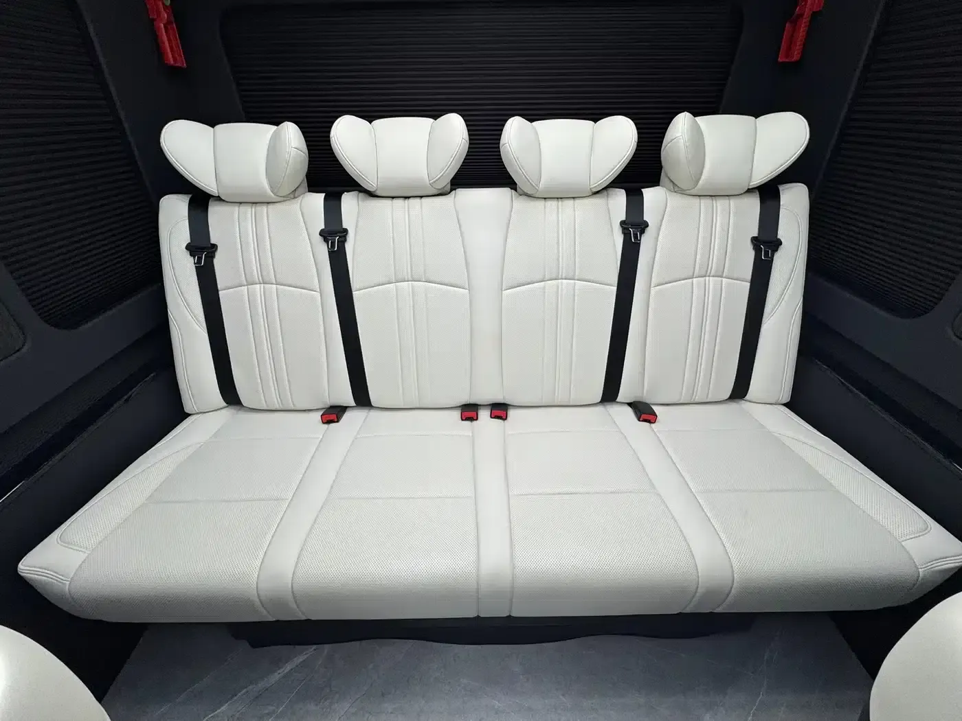 Hongqi Golden Sunflower Guoyue 2024 3.0T Flagship Edition 17-seater — миниатюра 20