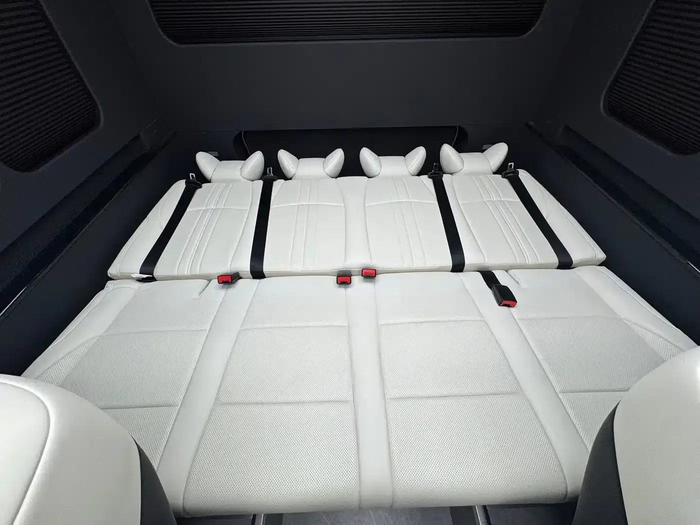 Hongqi Golden Sunflower Guoyue 2024 3.0T Flagship Edition 17-seater — миниатюра 21