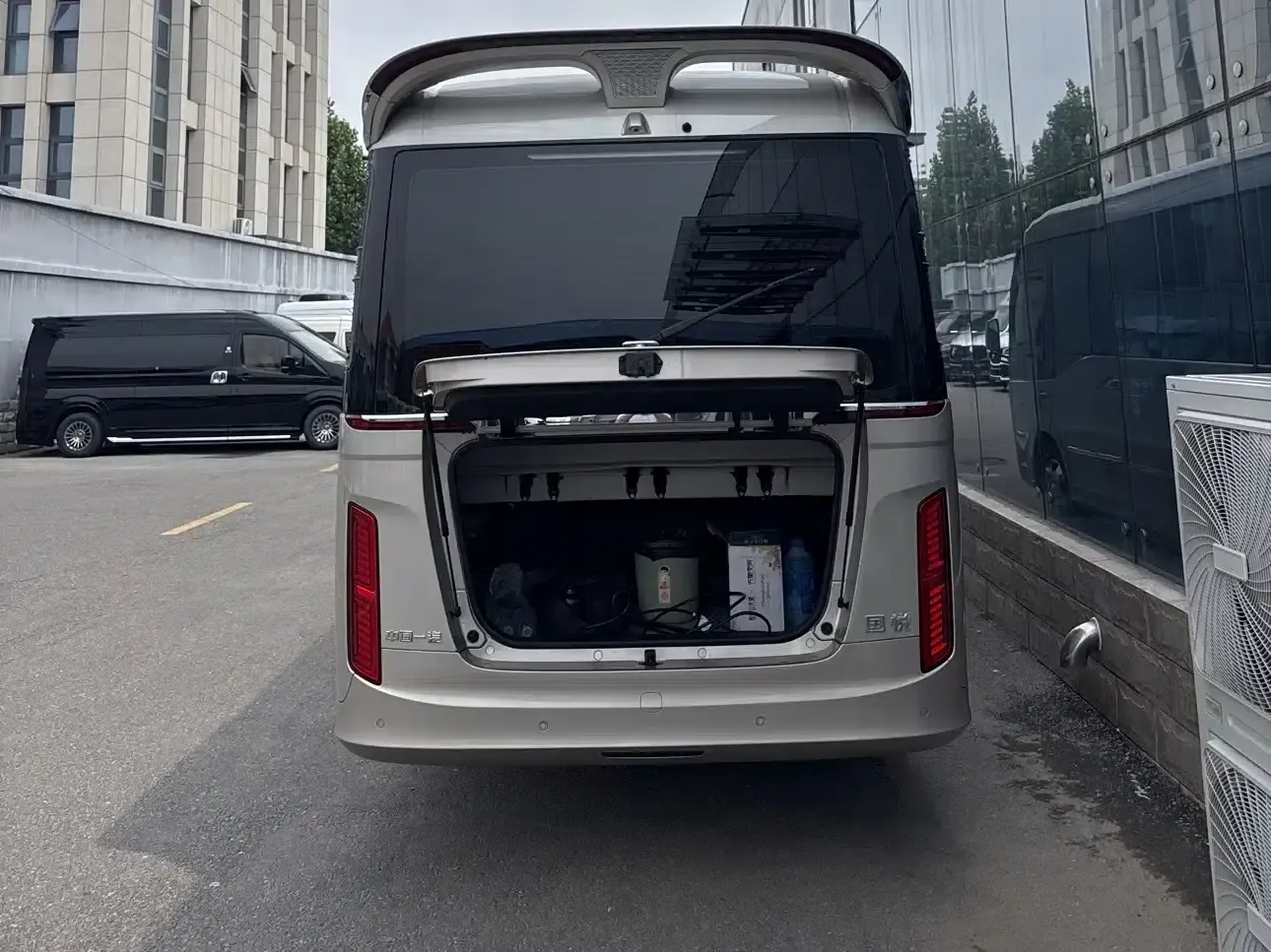 Hongqi Golden Sunflower Guoyue 2024 3.0T Flagship Edition 17-seater — миниатюра 5