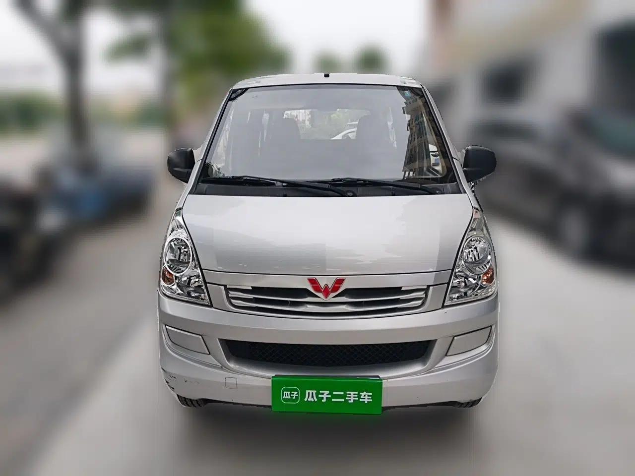 Used Wuling Rongguang S 2023 1.5L Base Version 5/7 Seats — миниатюра 2