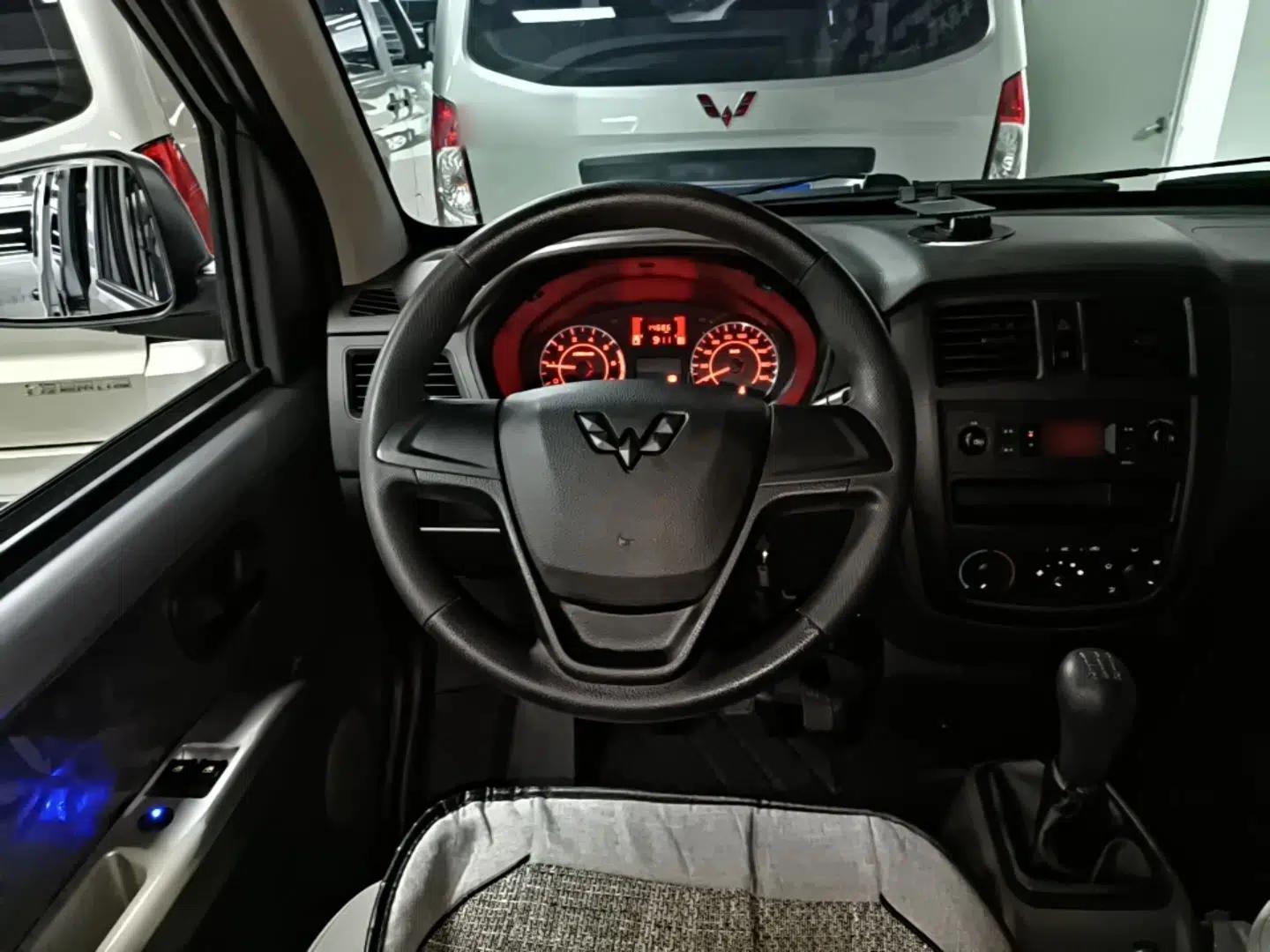 Used Wuling Rongguang S 2023 1.5L Base Version 5/7 Seats — миниатюра 18