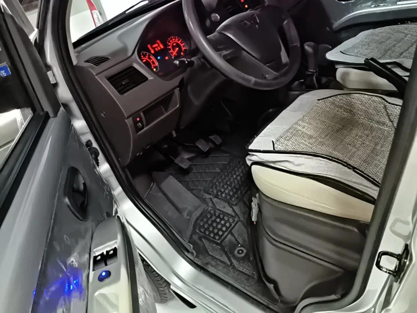 Used Wuling Rongguang S 2023 1.5L Base Version 5/7 Seats — миниатюра 23