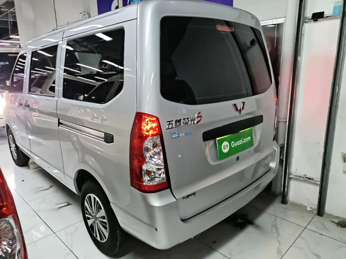 Used Wuling Rongguang S 2023 1.5L Base Version 5/7 Seats — миниатюра 4