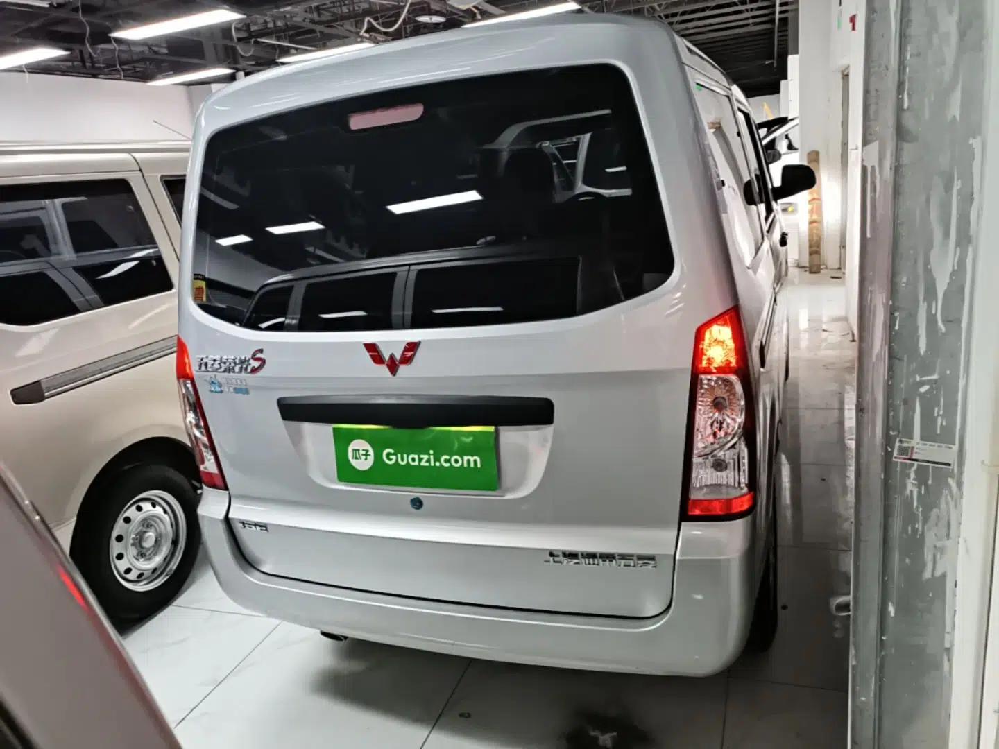 Used Wuling Rongguang S 2023 1.5L Base Version 5/7 Seats — миниатюра 5