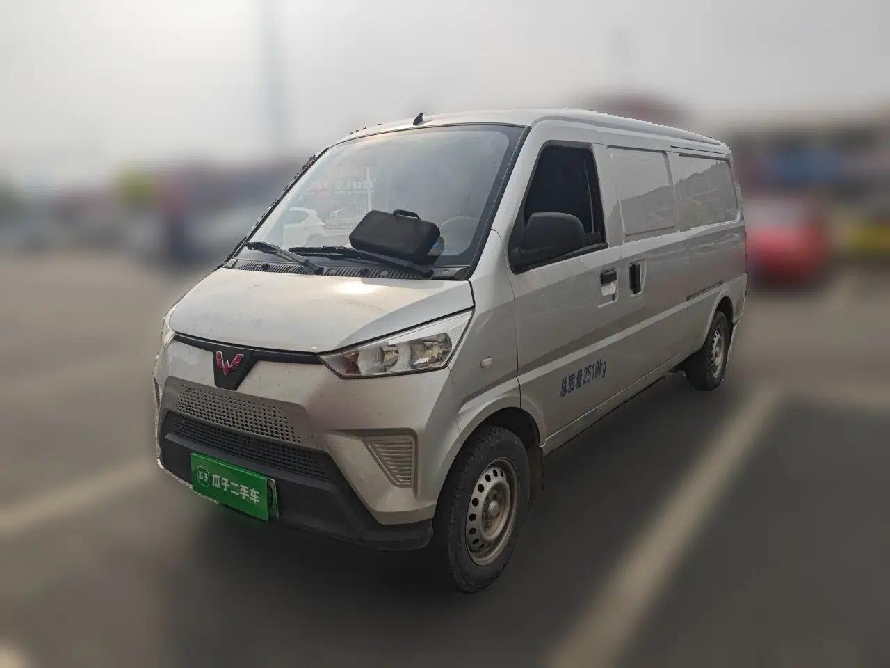 Used Wuling EV50 2022 Affordable Model Anchi with 35.904 kWh — миниатюра 1