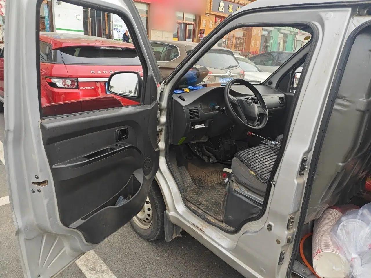 Used Wuling EV50 2022 Affordable Model Anchi with 35.904 kWh — миниатюра 16