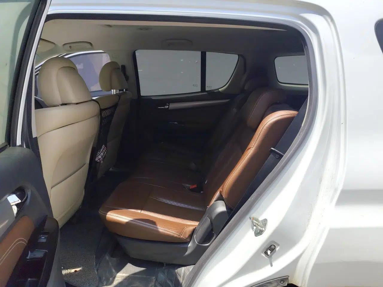 Used Isuzu mu-X 2017 2.5T Four-Wheel Drive Automatic Luxury Edition 5 Seats — миниатюра 17