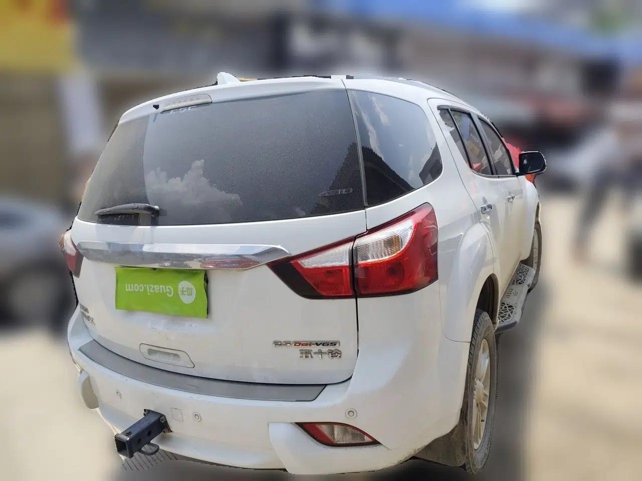 Used Isuzu mu-X 2017 2.5T Four-Wheel Drive Automatic Luxury Edition 5 Seats — миниатюра 6