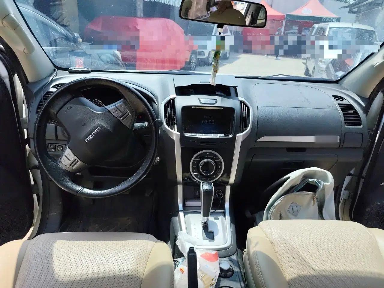 Used Isuzu mu-X 2017 2.5T Four-Wheel Drive Automatic Luxury Edition 5 Seats — миниатюра 9
