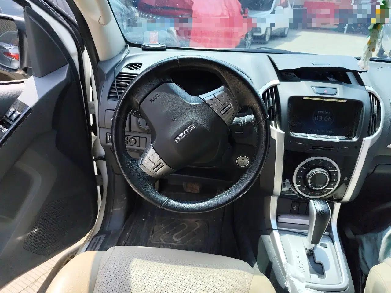 Used Isuzu mu-X 2017 2.5T Four-Wheel Drive Automatic Luxury Edition 5 Seats — миниатюра 10