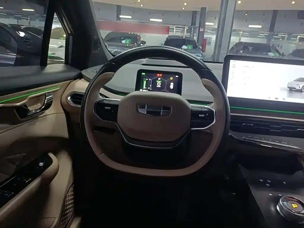 Geely Geometry C 2021 C550 Magic Cube Edition — миниатюра 11