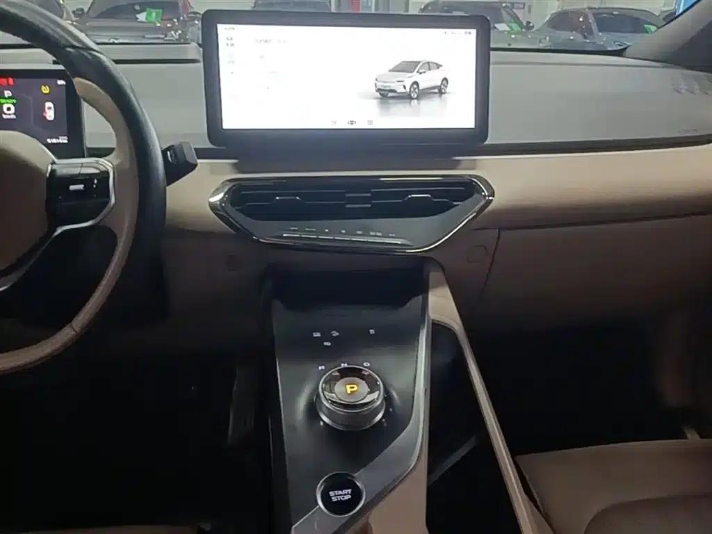 Geely Geometry C 2021 C550 Magic Cube Edition — миниатюра 13