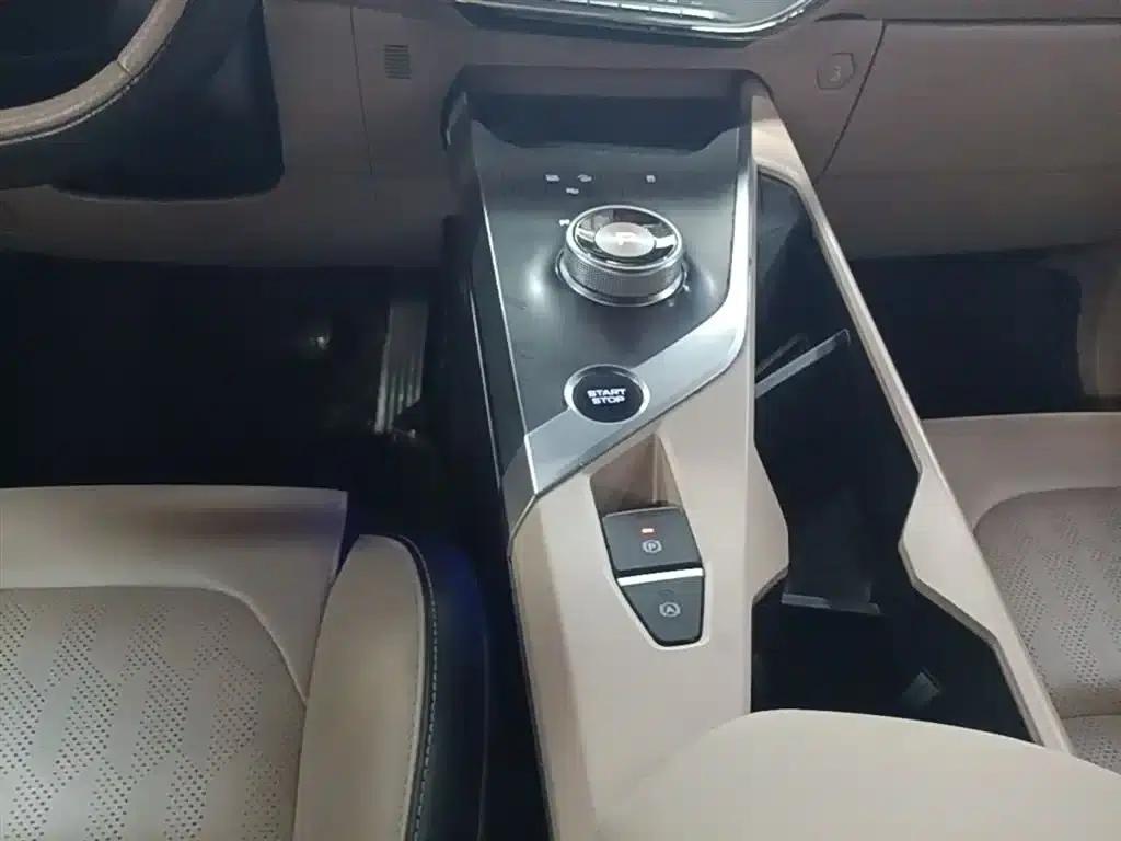 Geely Geometry C 2021 C550 Magic Cube Edition — миниатюра 14