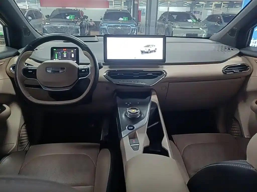 Geely Geometry C 2021 C550 Magic Cube Edition — миниатюра 10