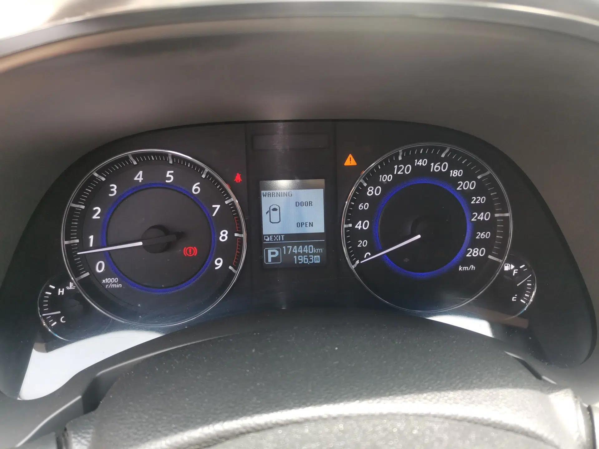 Used Infiniti QX70 2013 3.7L Standard Edition — миниатюра 11