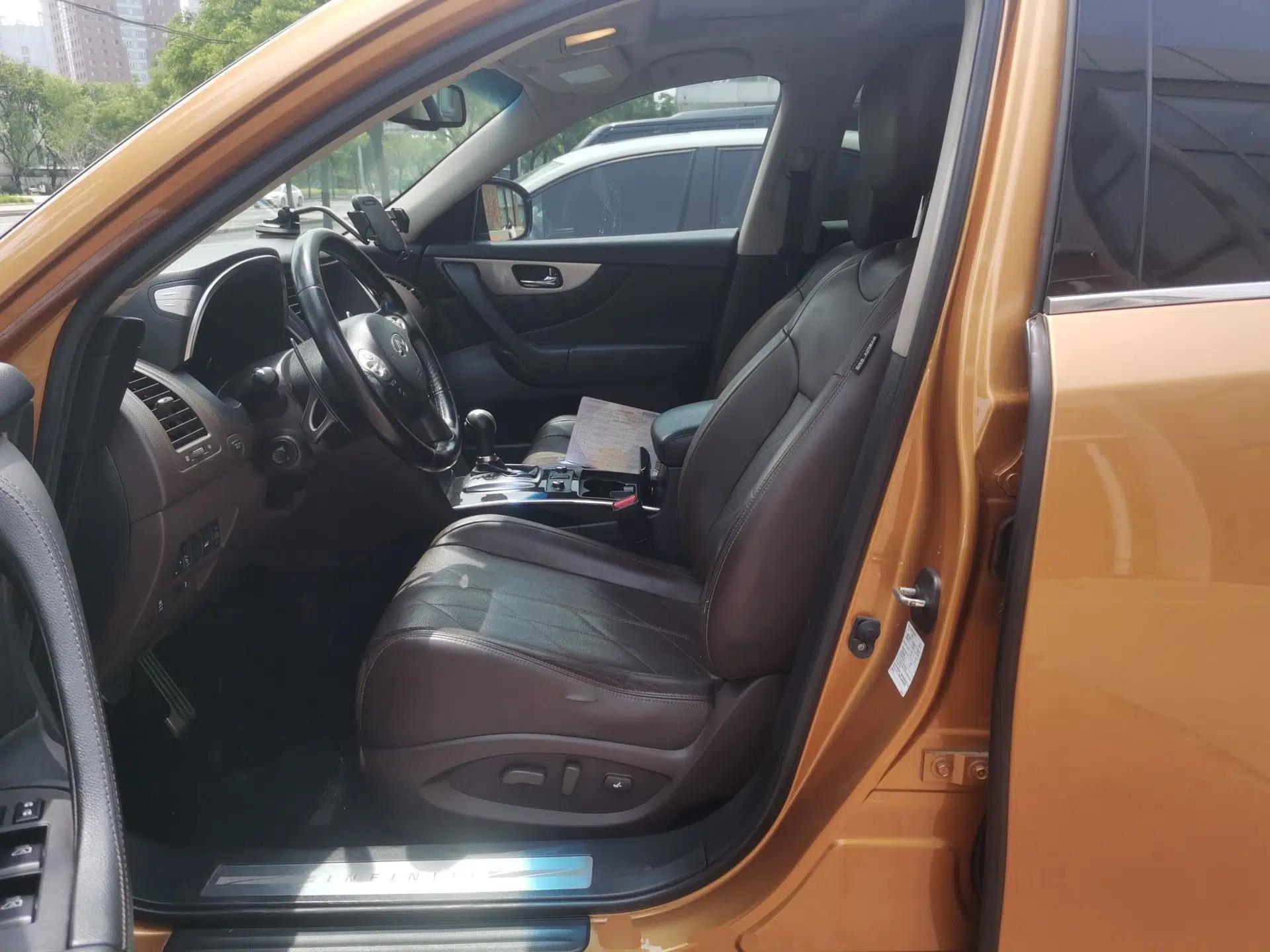 Used Infiniti QX70 2013 3.7L Standard Edition — миниатюра 15