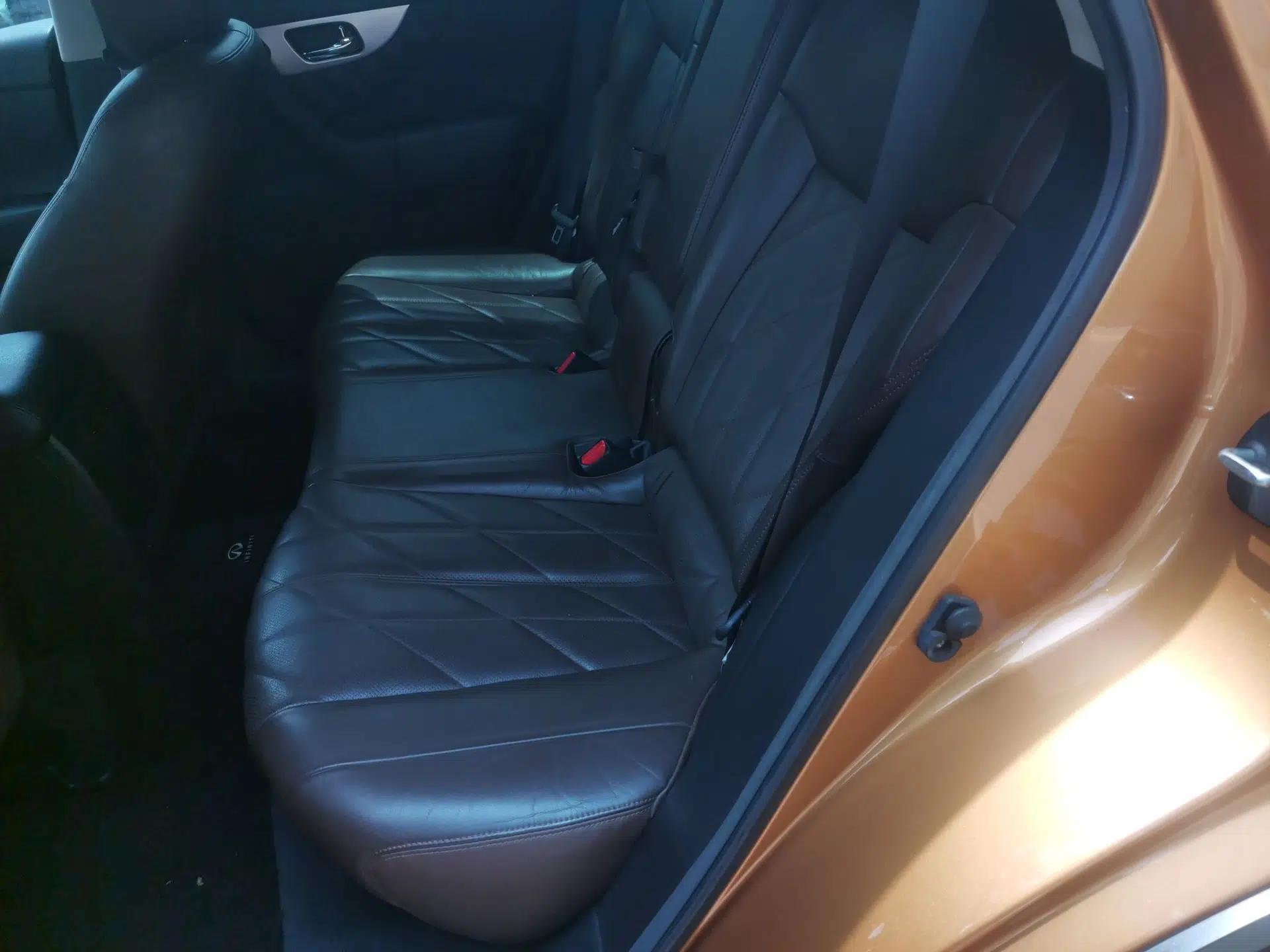 Used Infiniti QX70 2013 3.7L Standard Edition — миниатюра 17