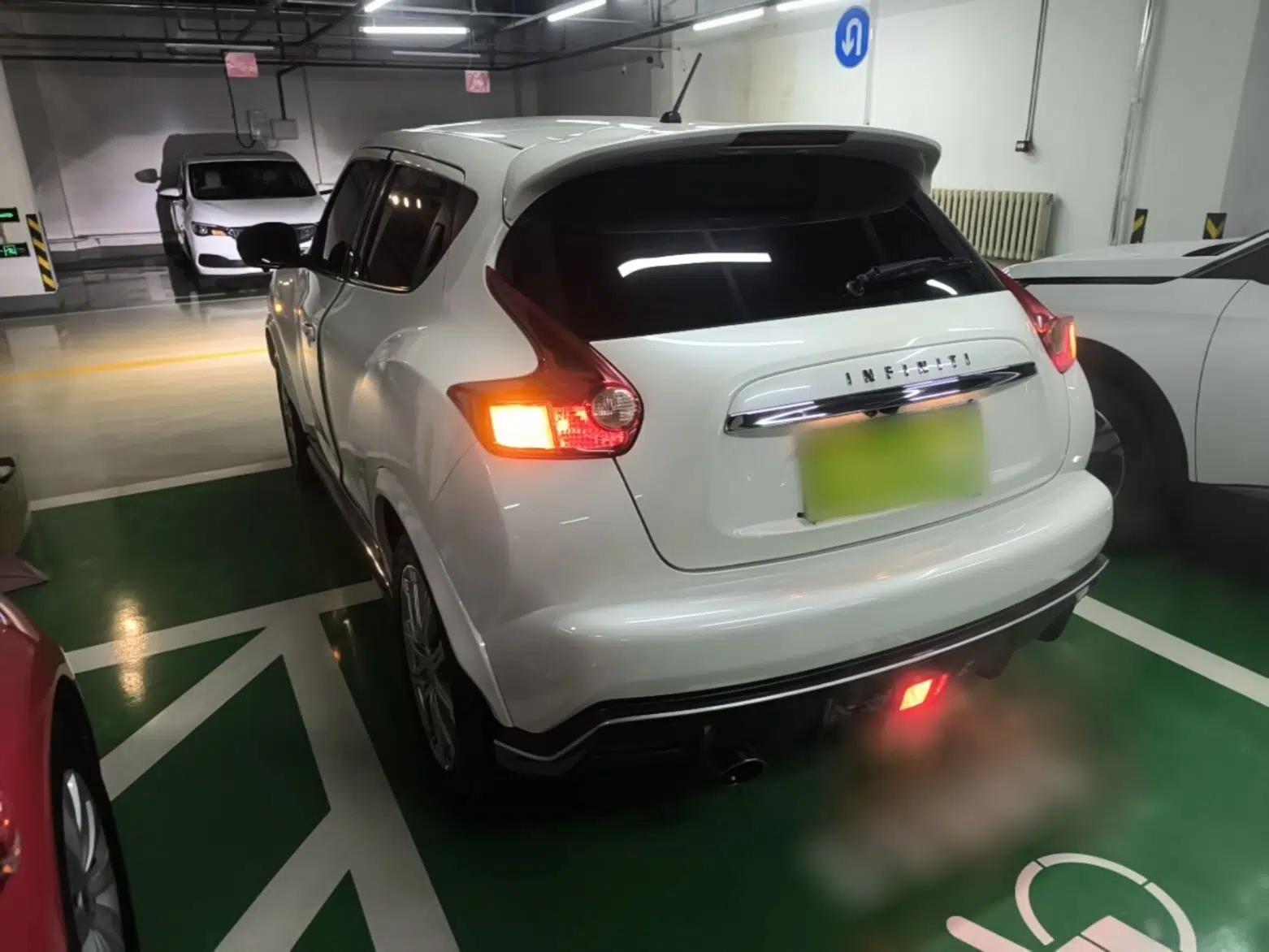 Used Infiniti ESQ 2014 1.6L Spontaneous Edition — миниатюра 4
