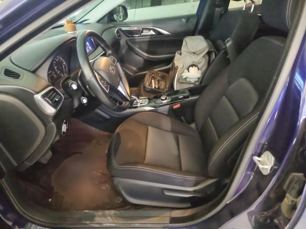 Used Infiniti QX30 2017 1.6T Two-Wheel-Drive Sport Edition — миниатюра 15