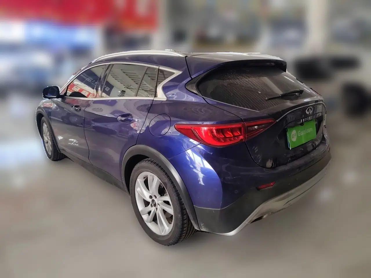 Used Infiniti QX30 2017 1.6T Two-Wheel-Drive Sport Edition — миниатюра 4