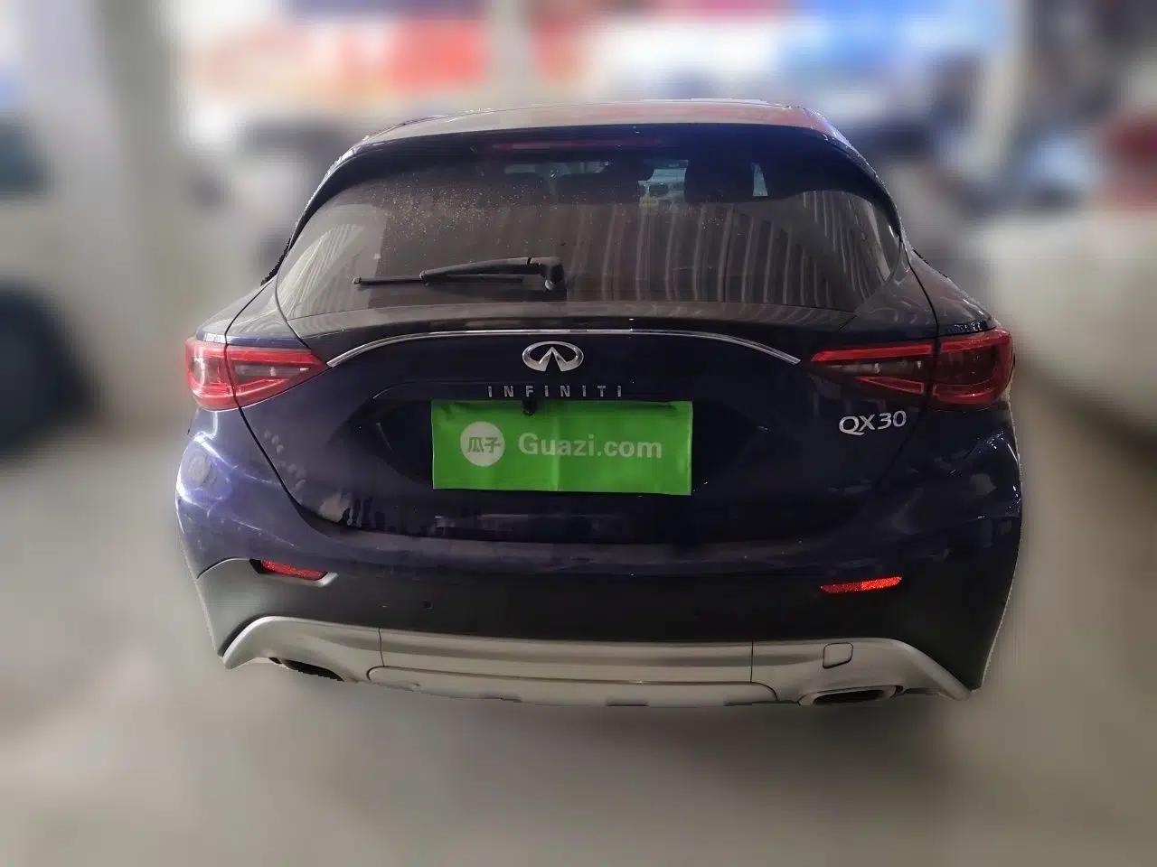 Used Infiniti QX30 2017 1.6T Two-Wheel-Drive Sport Edition — миниатюра 5