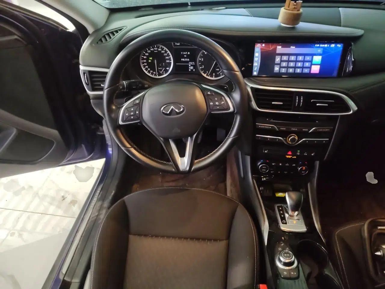Used Infiniti QX30 2017 1.6T Two-Wheel-Drive Sport Edition — миниатюра 10