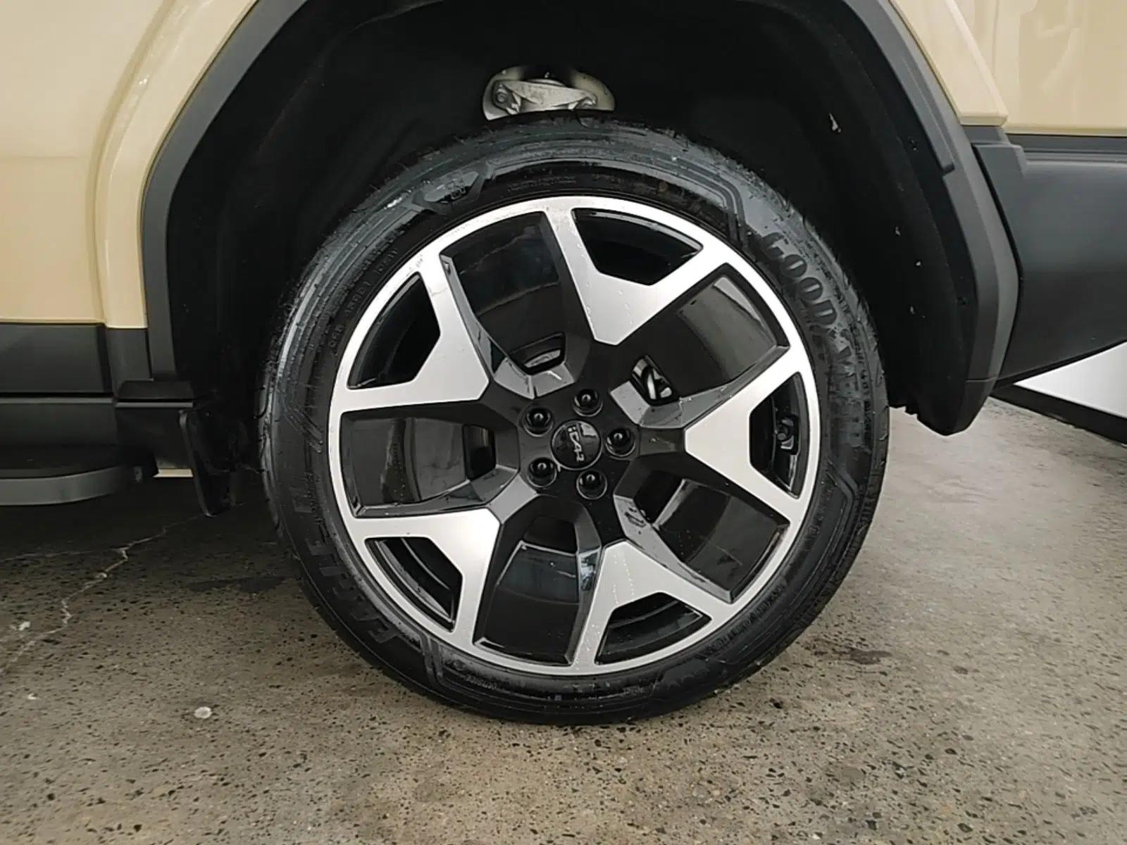 Used iCAR V27 2026 Model 200KM Four-Wheel Drive Falcon 500 — миниатюра 11
