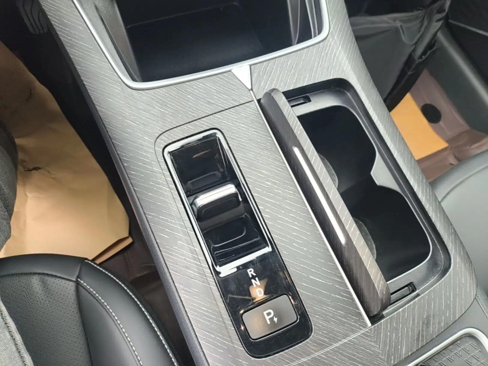 Used Venucia V DD-i 2023 110 km iE Version — миниатюра 16