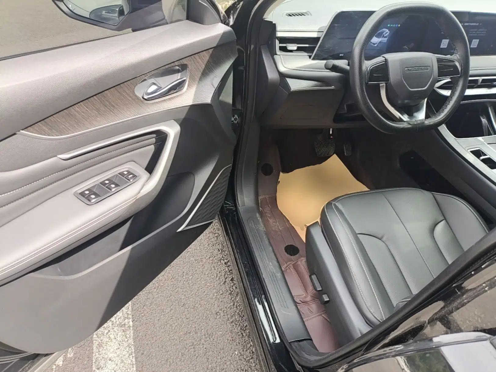 Used Venucia V DD-i 2023 110 km iE Version — миниатюра 18