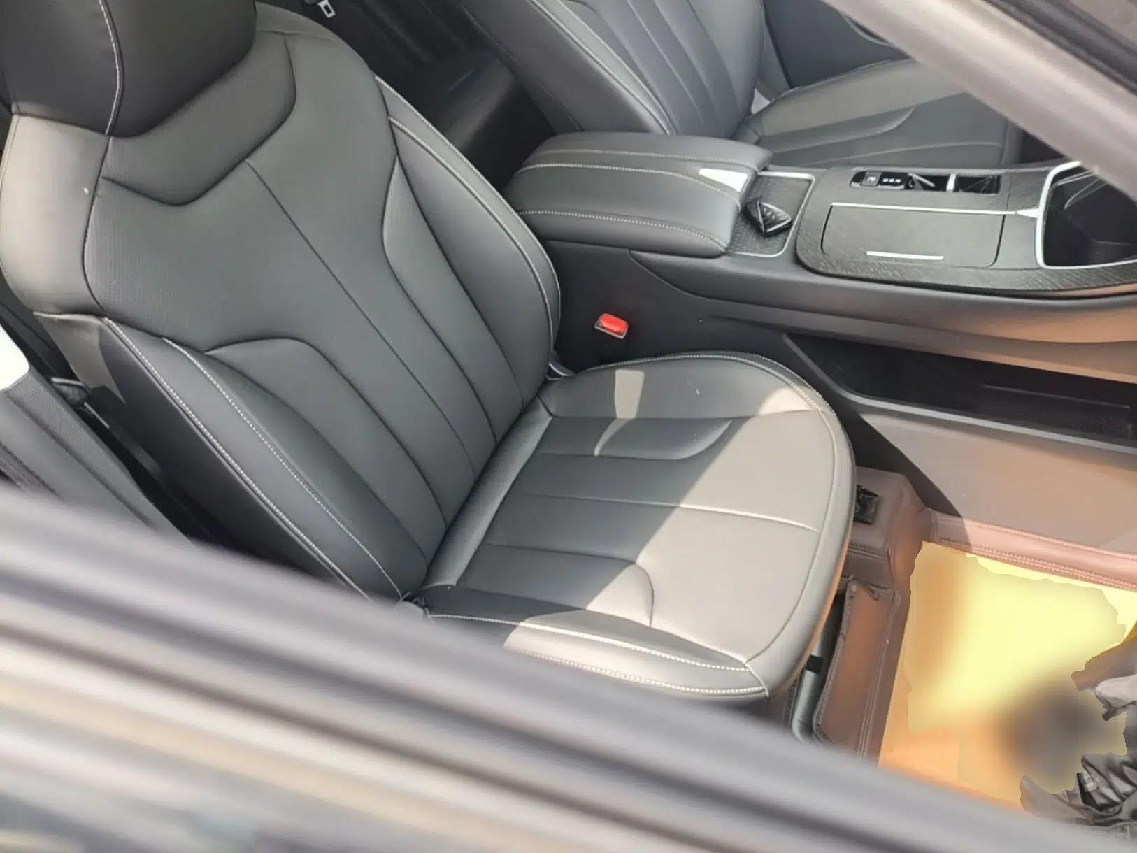 Used Venucia V DD-i 2023 110 km iE Version — миниатюра 19